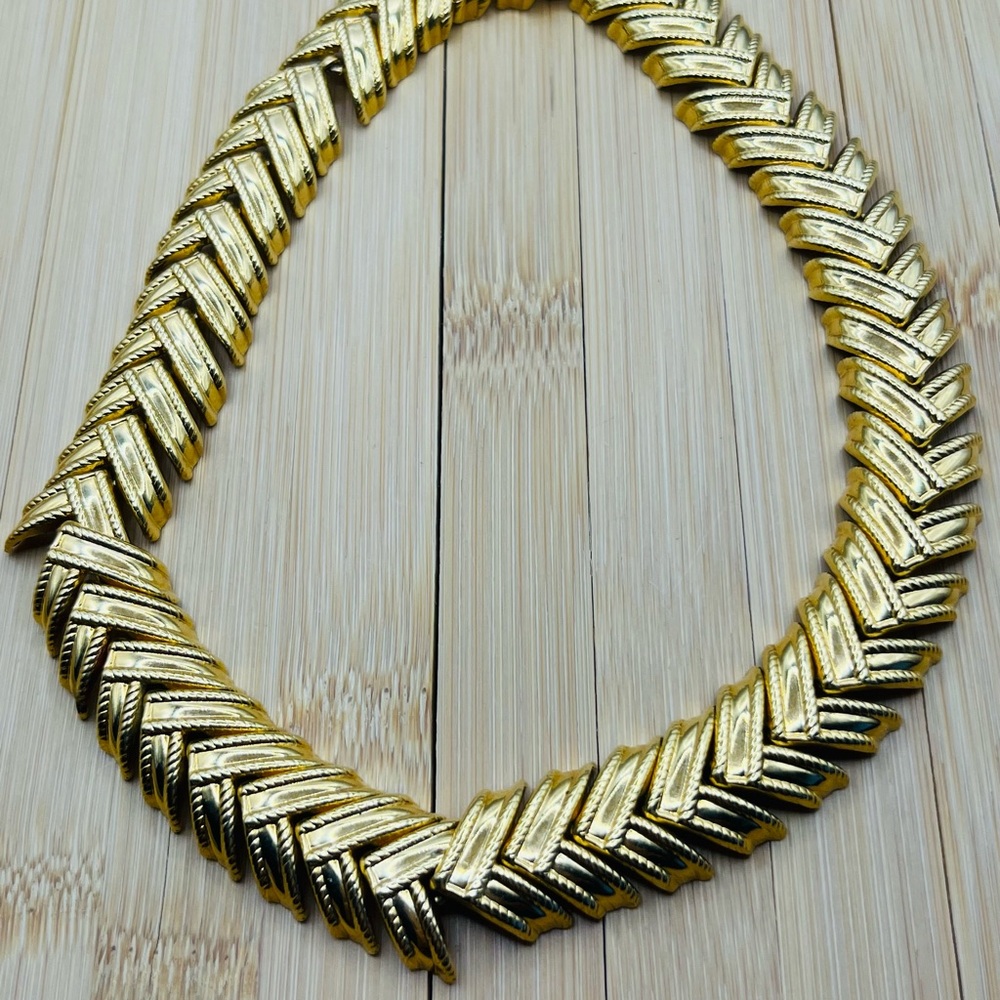 47 Luxurious Gold-Tone Women's Necklace